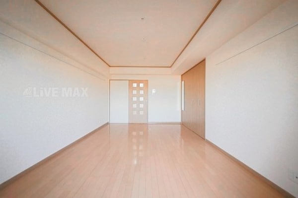 居室(※別号室参考写真)