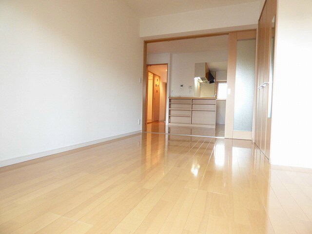 物件内観写真14　(洋室)