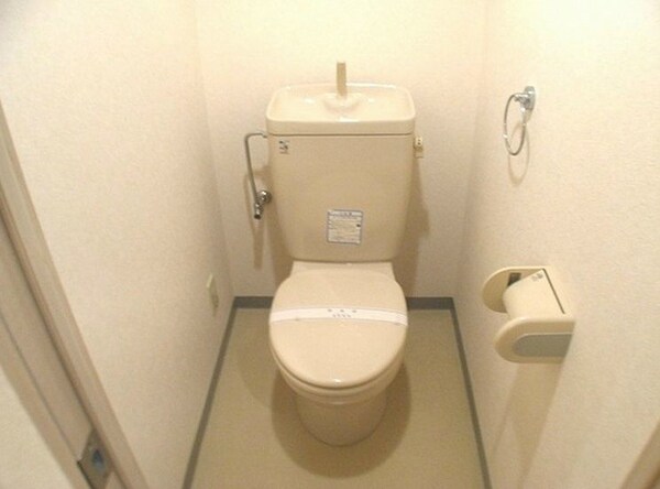 トイレ(棚付き)