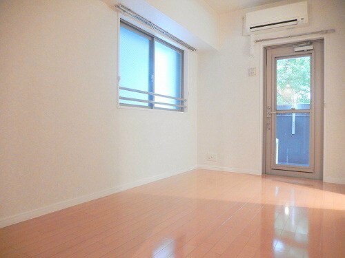 物件内観写真10　(広めの洋室部分でレイアウトしやすい間取りです★別室参考写真)