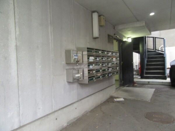 エントランス(備え付け家具備品)