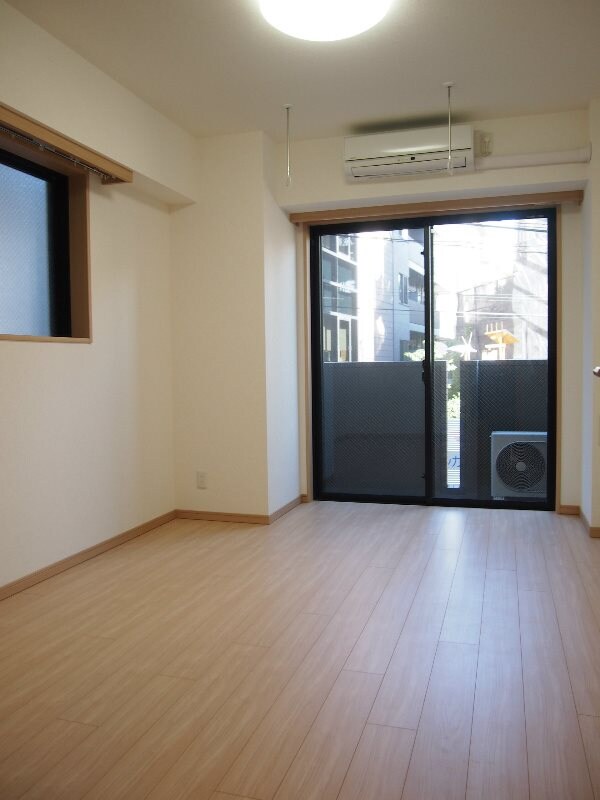 居室(★角部屋・2面採光★)