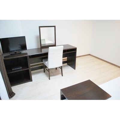 物件内観写真4　(家電・家具が1式揃っております！)