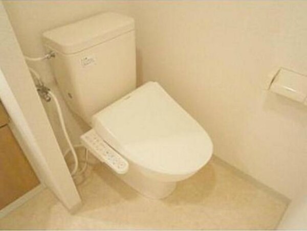 トイレ(弊社は全物件が仲介手数料半月分でご紹介可能です。)