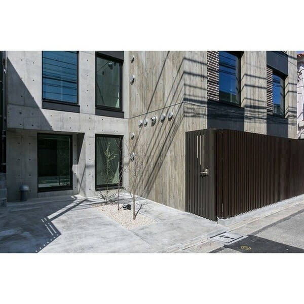 エントランス(弊社は全物件が仲介手数料半月分+税でご紹介可能です。)