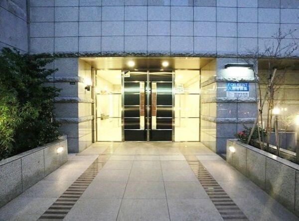 エントランス(弊社は全物件が仲介手数料半月分でご紹介可能です。)
