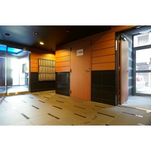 エントランス(弊社は全物件が仲介手数料半月分でご紹介可能です。)