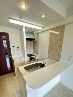 物件内観写真7　(別号室参考写真)