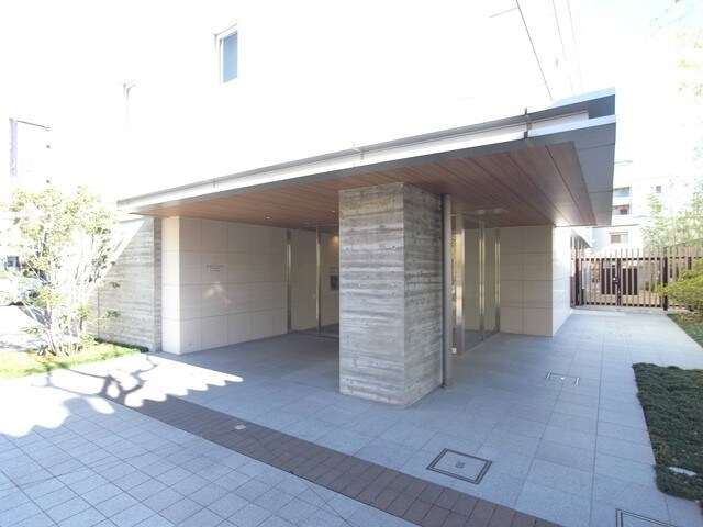 物件外観写真2　(弊社は全物件が仲介手数料半月分でご紹介可能です。)