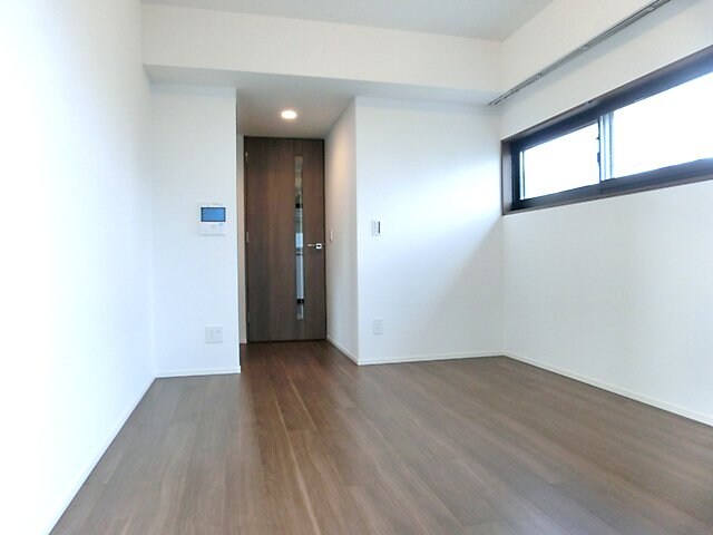 物件内観写真7　(綺麗な形で家具のレイアウトも楽々♪)