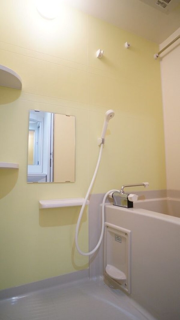 浴室(※同じ間取り別号室参考写真)