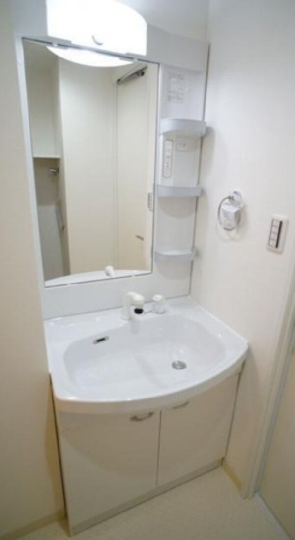 洗面・脱衣所(※同じ間取り別号室参考写真)