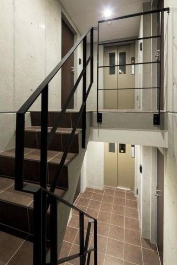 エントランス(弊社は全物件が仲介手数料半月分でご紹介可能です！)