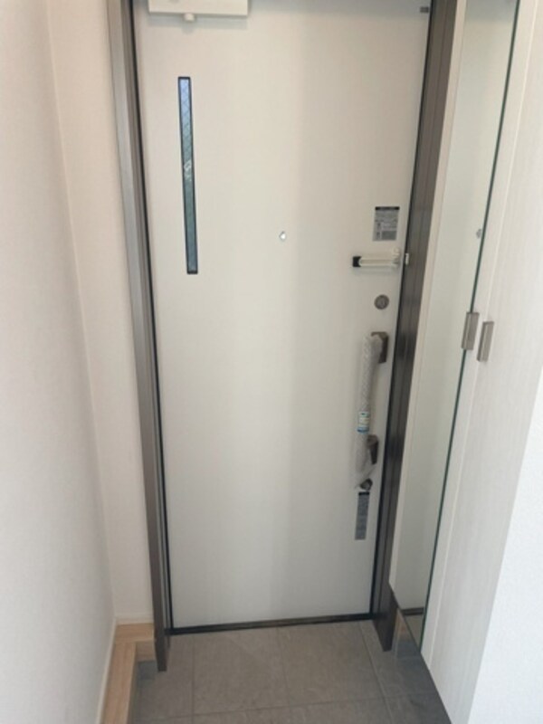 玄関(※別号室参考写真)