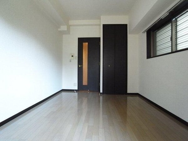居室(★東南角部屋・2面採光★)