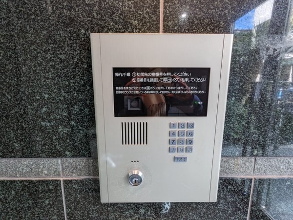 エントランス