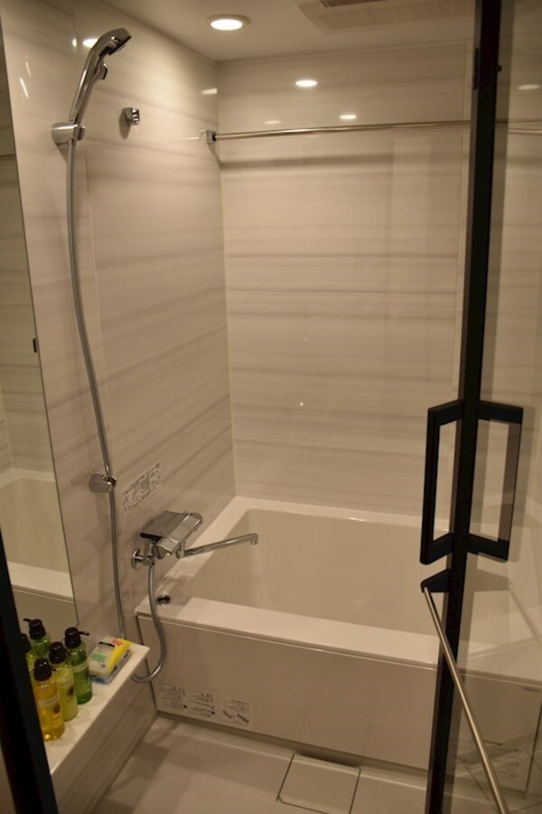 浴室(当店は都内全域の家具家電付き物件をご紹介可能です。)