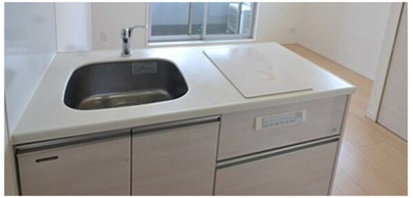 キッチン(※同じ間取り別号室参考写真)