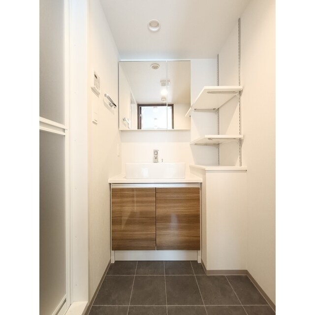 物件内観写真5　(※別号室参考写真)