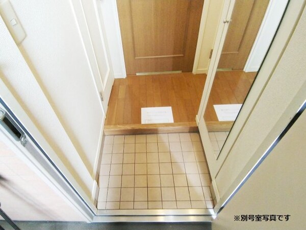 内装他
