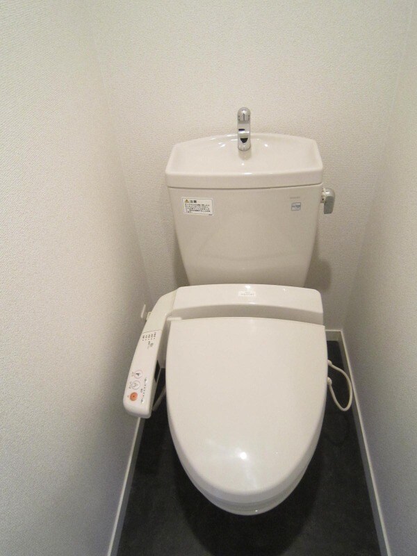 トイレ(弊社は全物件が仲介手数料半月分+税でご紹介可能です。)