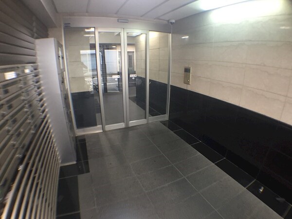 エントランス(弊社は都内全域の家具家電付き物件をご紹介可能です。)