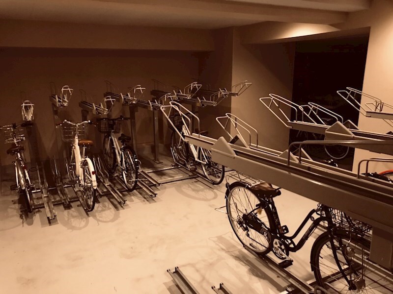 物件外観写真5　(屋根付き駐輪場)