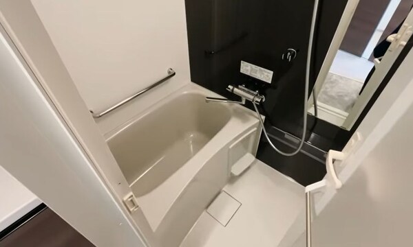 浴室(※同じタイプ反転部屋参考写真)