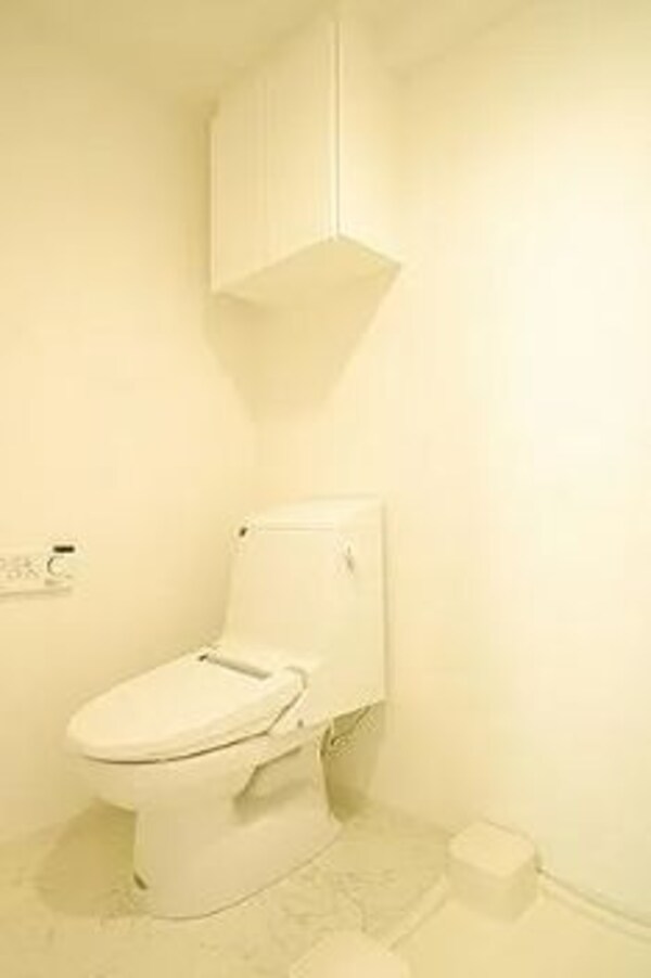 トイレ(別号室参考写真)