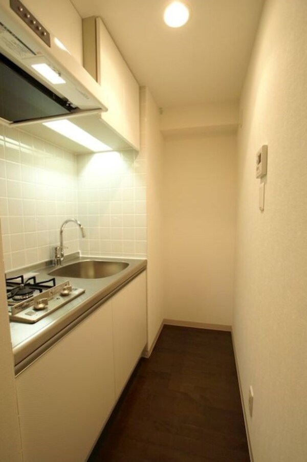 キッチン(※同じタイプ別号室参考写真)