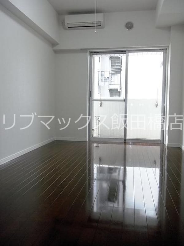 寝室(※反転式別号室参考写真)
