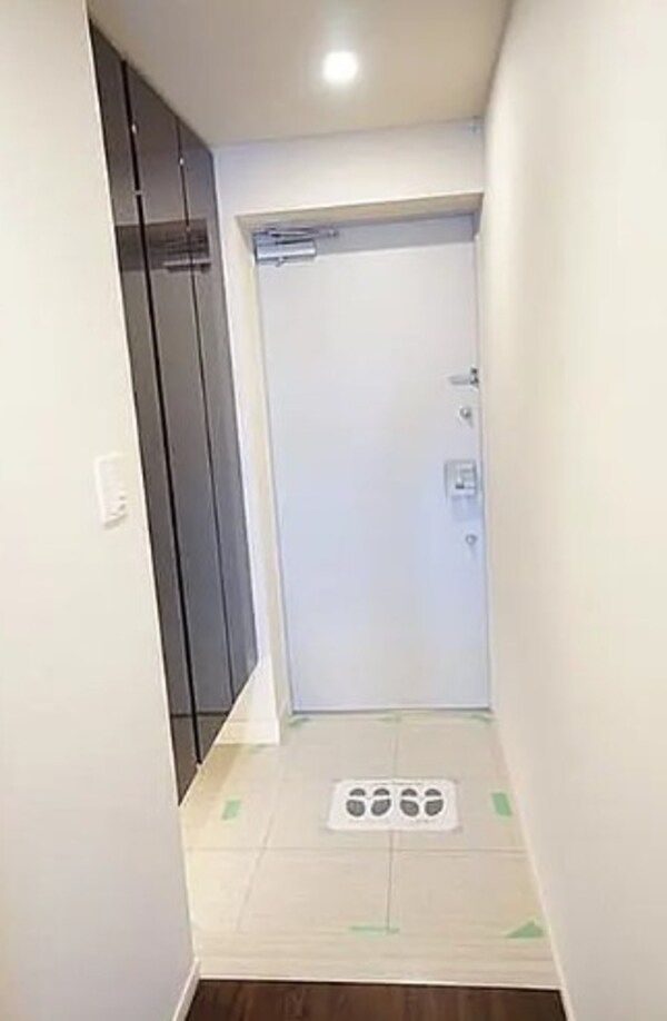 玄関(※同じタイプ別号室参考写真)