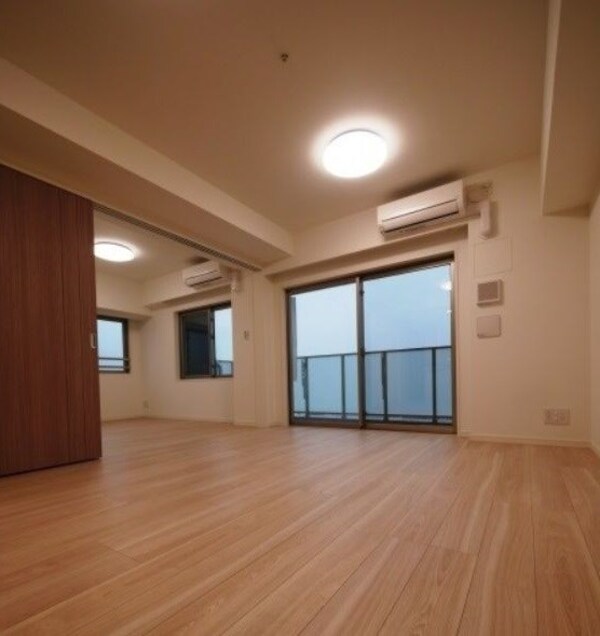 居室(※反転部屋参照)