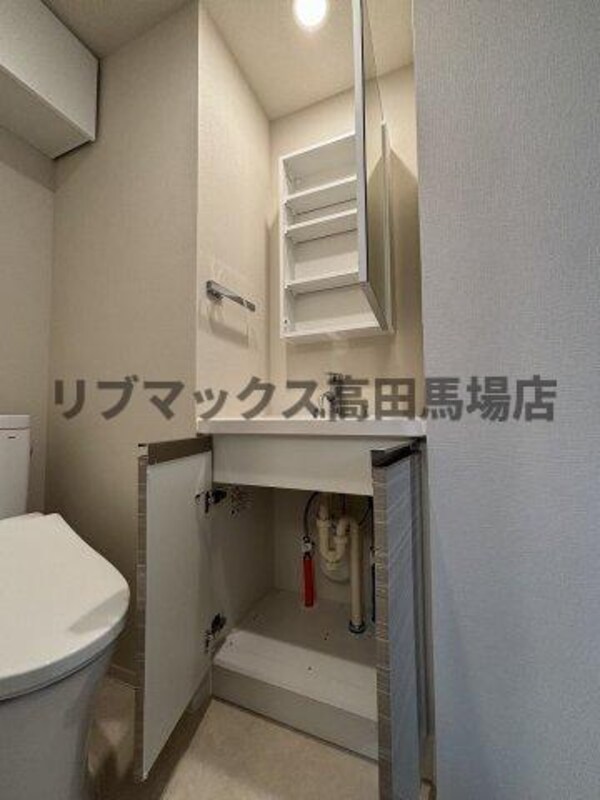 独立洗面台