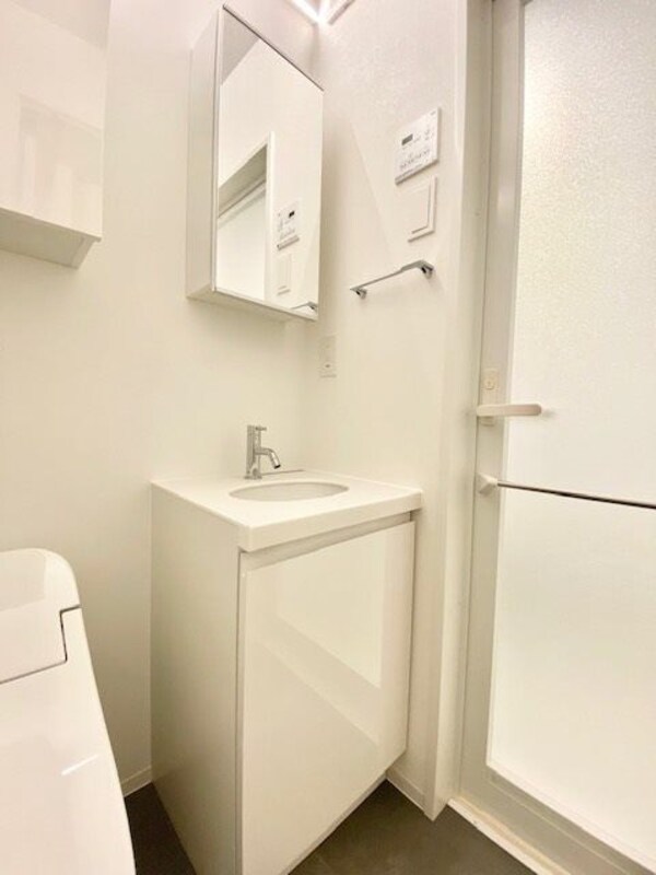 独立洗面台