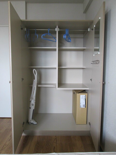 物件内観写真13　(収納)