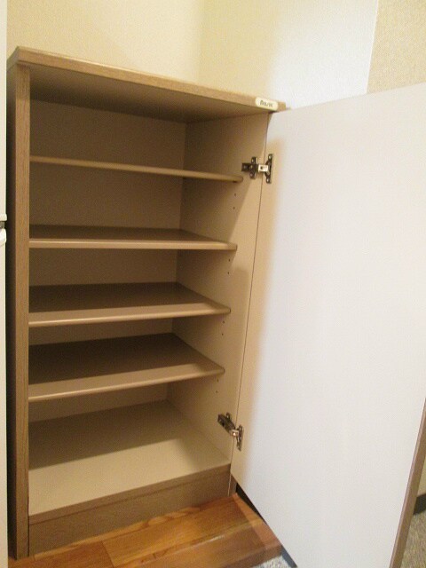 物件内観写真14　(下駄箱)