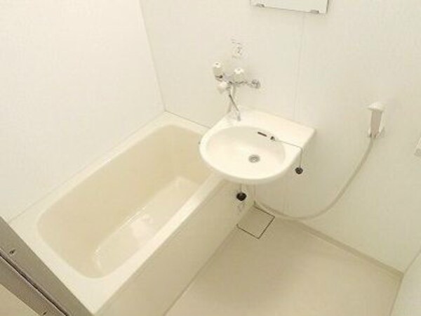 浴室(★☆家具家電付きマンション☆★家具家電撤去も可能です♪)