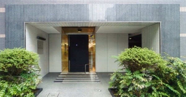 エントランス(内見予約受付中！リブマックスなら仲介手数料半月分+消費税)