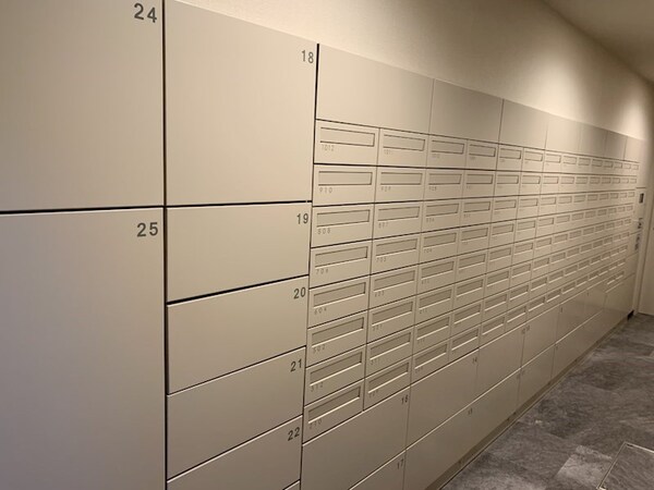 建物設備(多数の宅配BOXが完備)