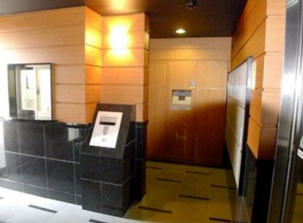 エントランス(弊社は全物件が仲介手数料半月分でご紹介可能です。)