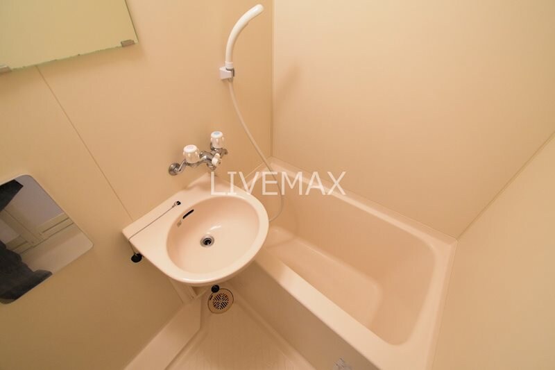 物件内観写真18　(別号室参考写真)