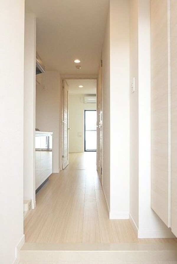 玄関(★設備充実の分譲型賃貸マンション★)