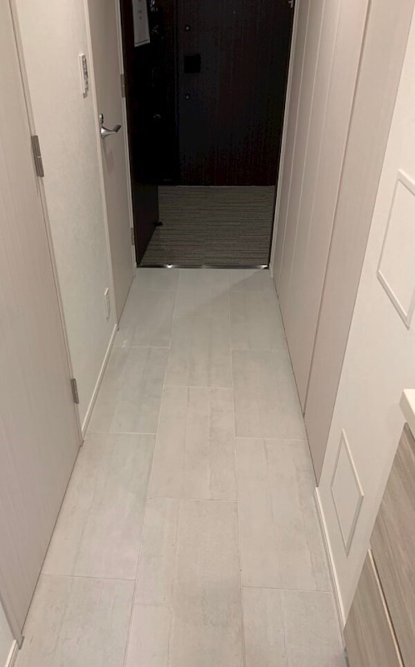 玄関(収納が2箇所もあります。)