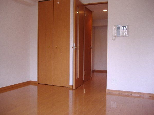 内装他