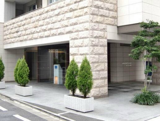 物件外観写真3　(　★《見学予約受け付け中》設備充実のハイグレード賃貸マンショ)