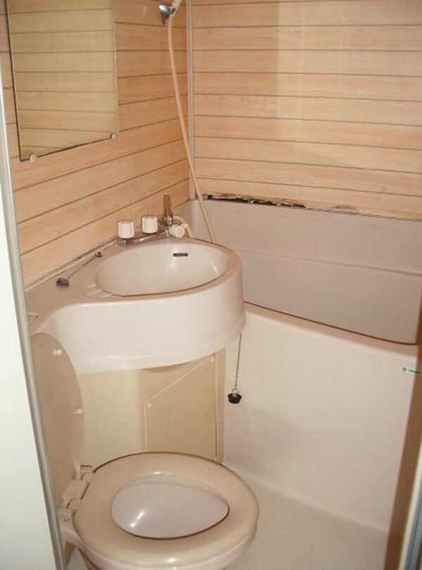 トイレ(リブマックスなら仲介手数料賃料半月分+消費税)