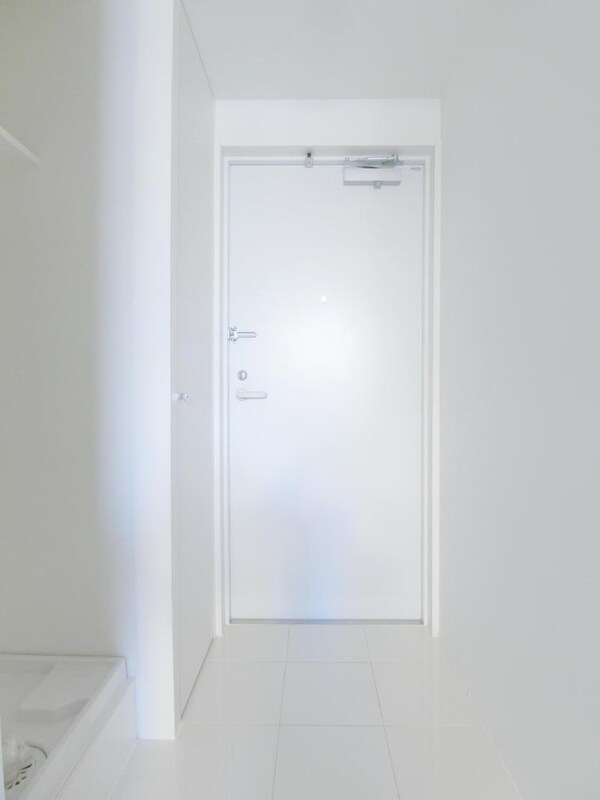 玄関(別号室参照)