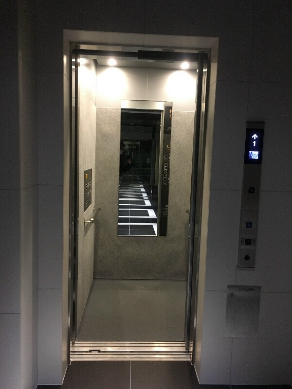 物件外観写真3　(　★《見学予約受け付け中》設備充実のハイグレード賃貸マンショ)