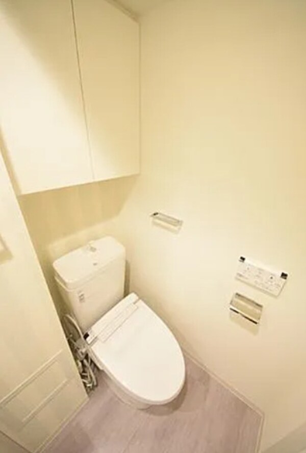 トイレ(※同じタイプ別号室参考写真)